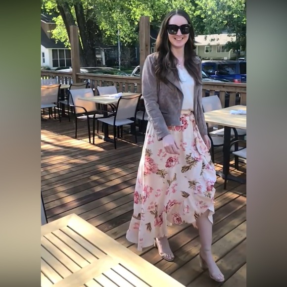 Lulus Dresses & Skirts - ❤️Lulu's Floral High Low Skirt in Cream and Pink